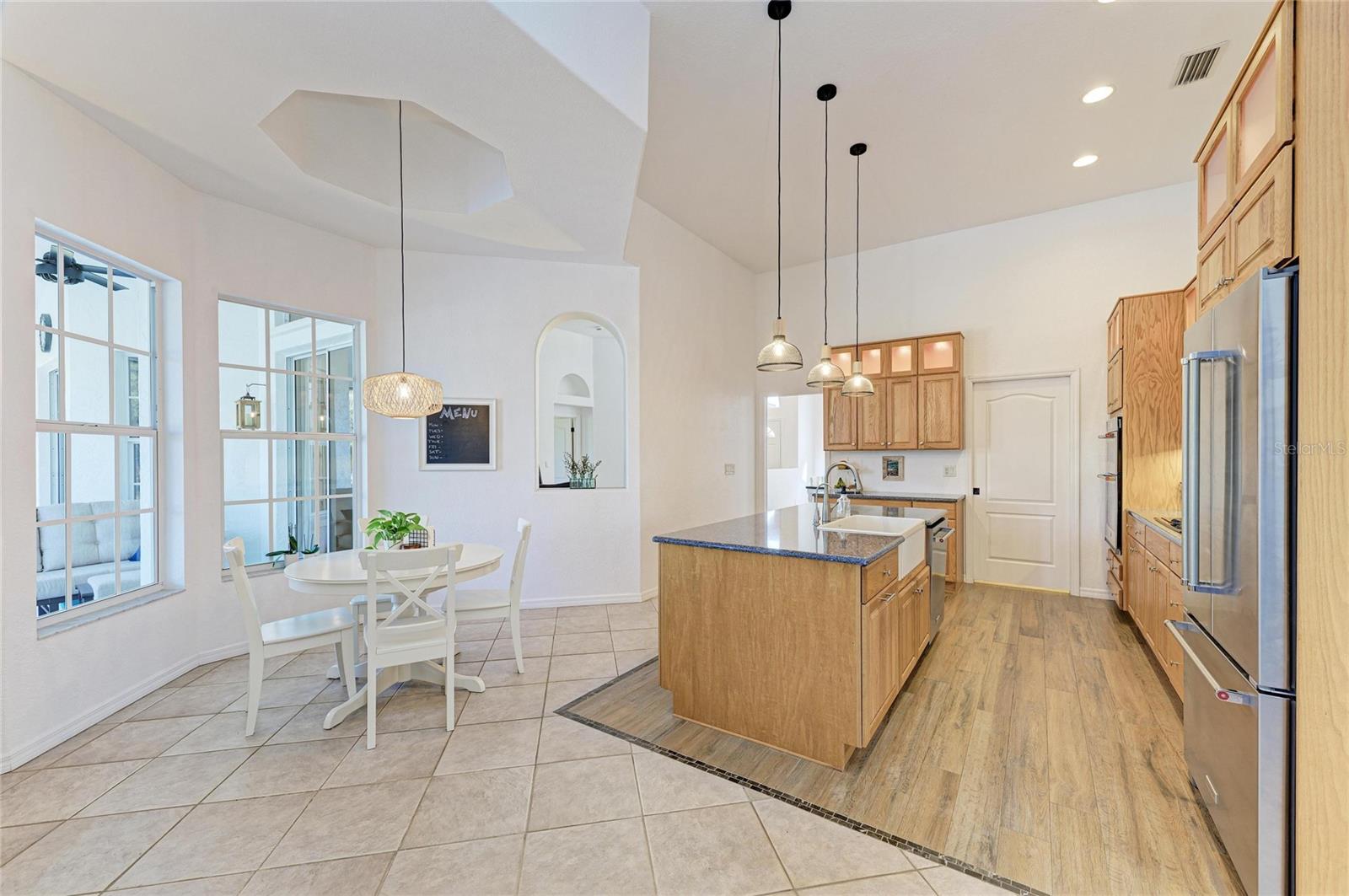 Image 23 of 76 For 1333 Oak Point Court