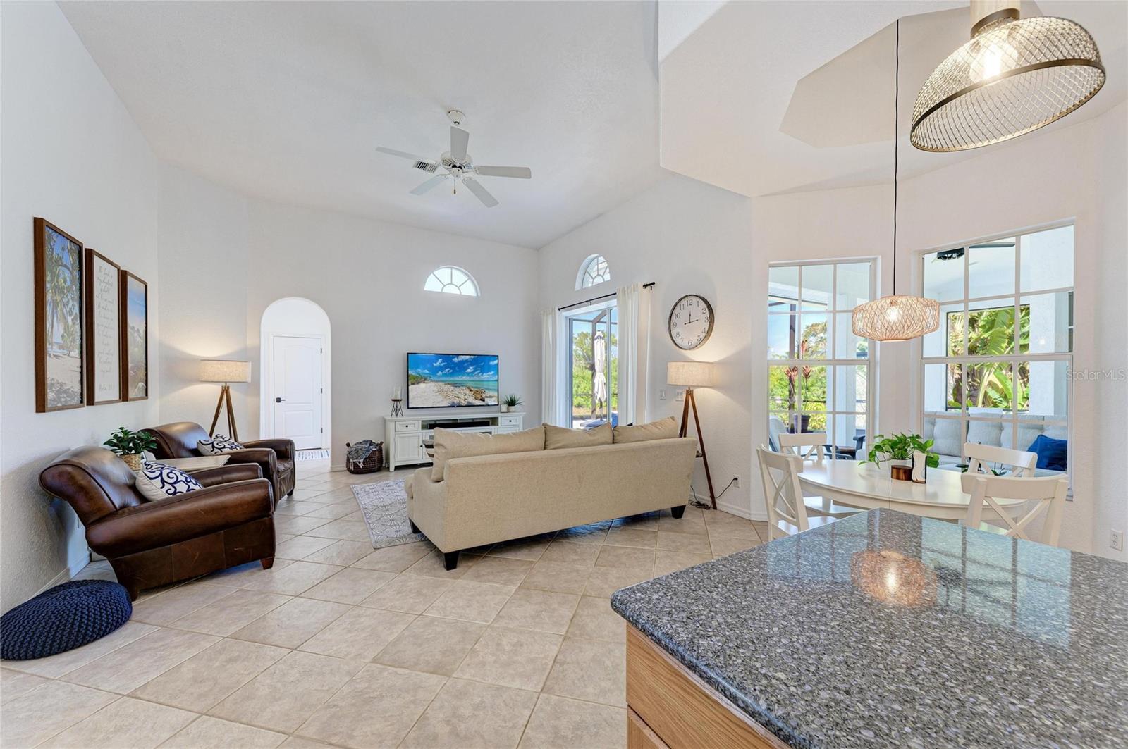 Image 26 of 76 For 1333 Oak Point Court