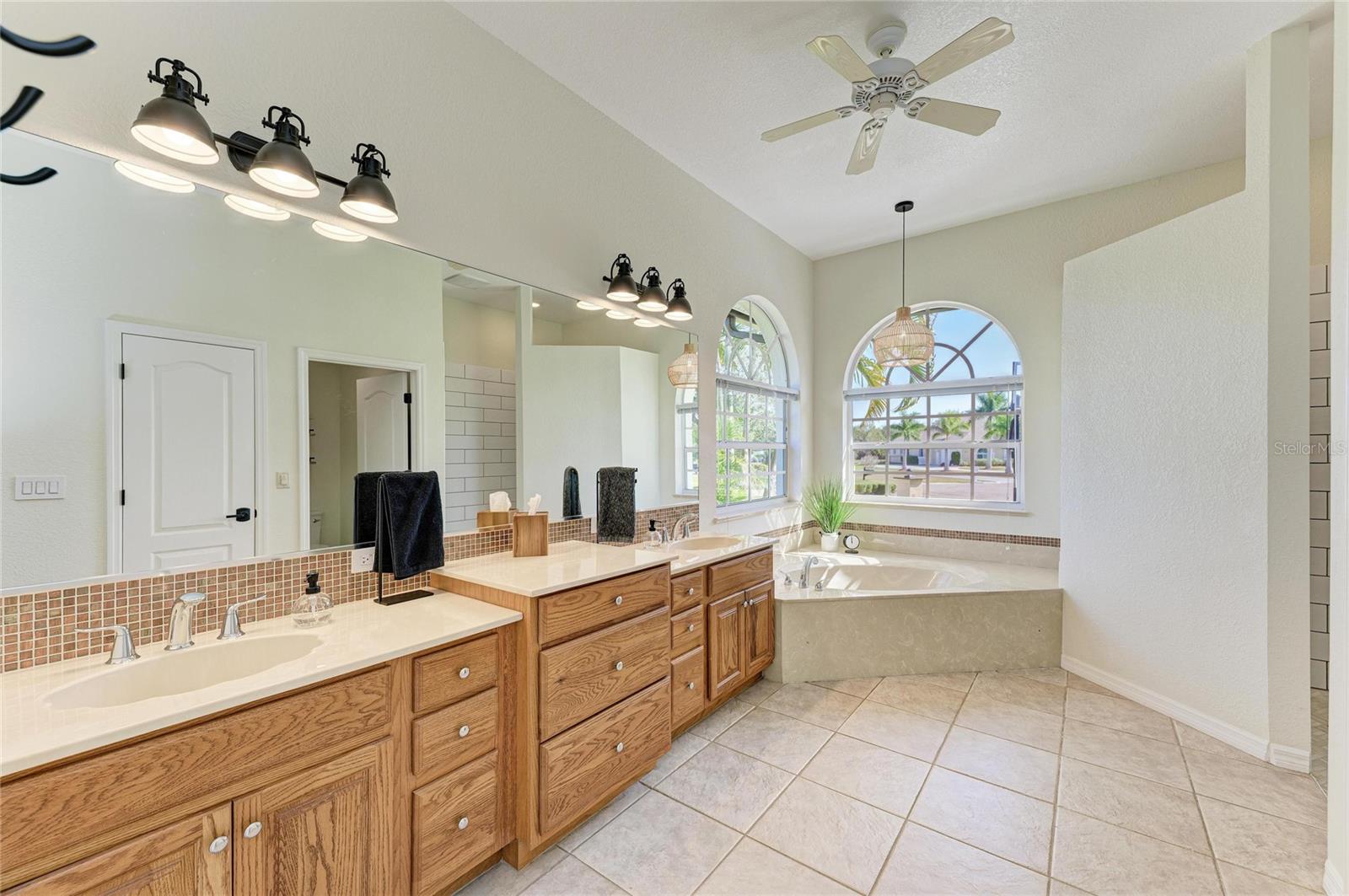 Image 38 of 76 For 1333 Oak Point Court