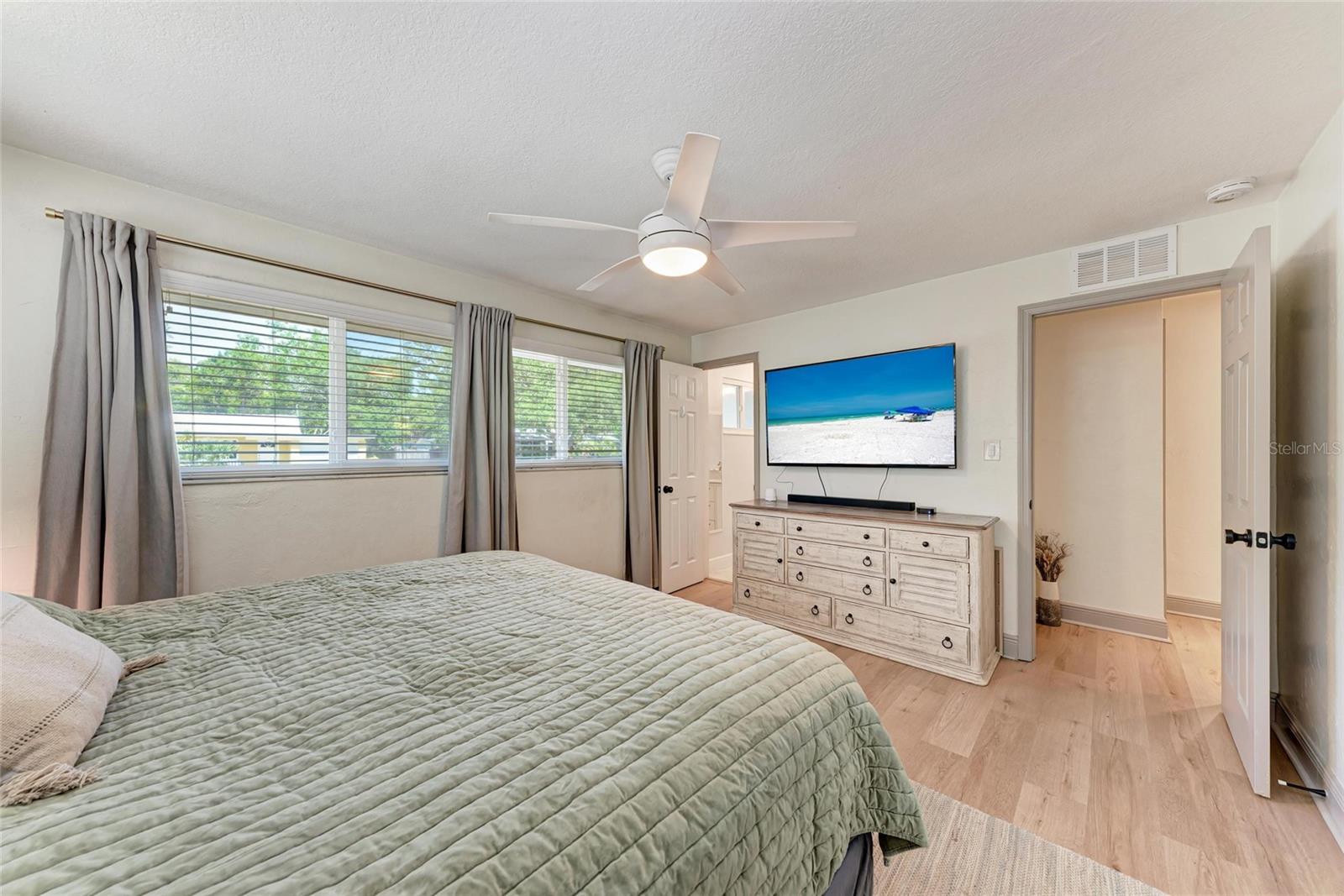 Image 24 of 50 For 4616 Leeta Lane