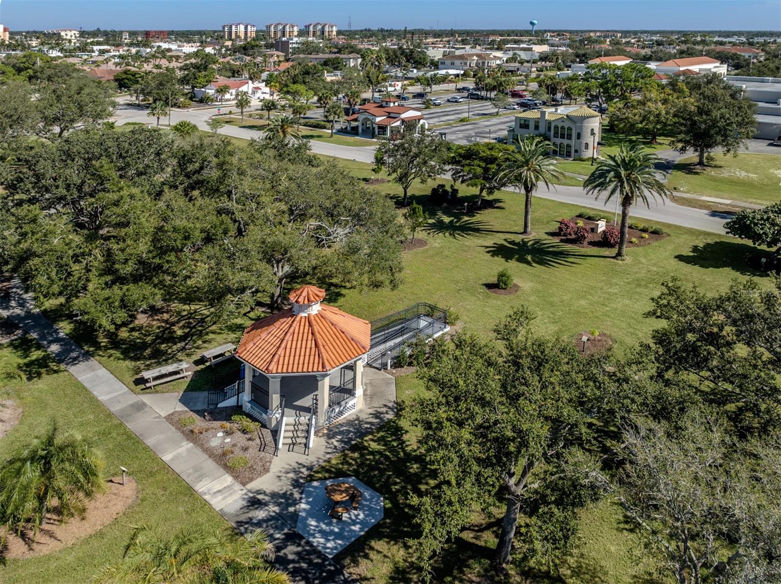 Image 36 of 56 For 332 Pensacola Road