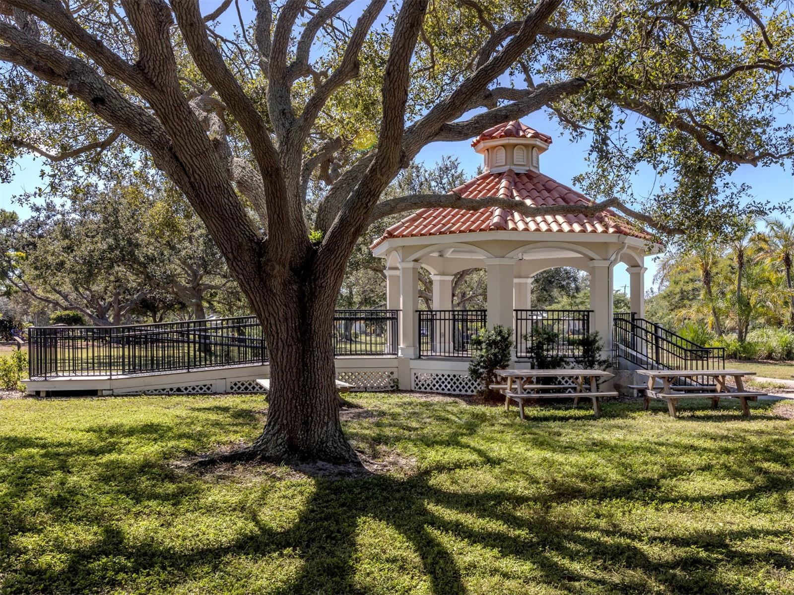 Image 39 of 56 For 332 Pensacola Road