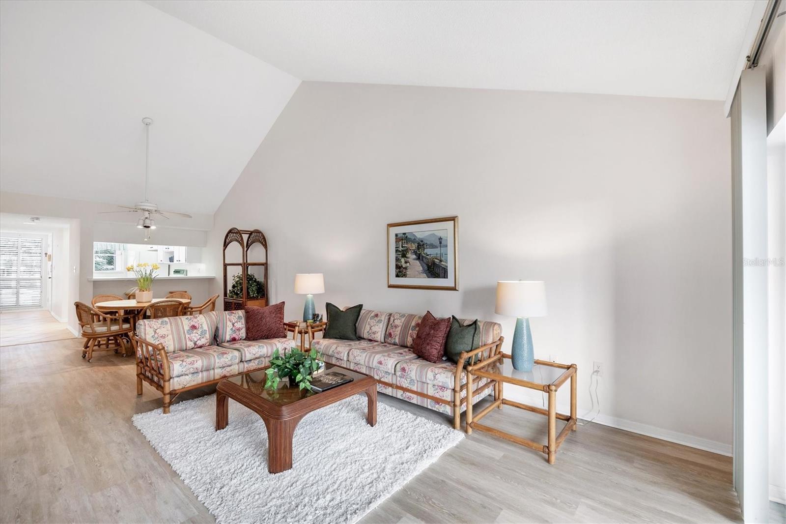 Image 10 of 51 For 454 Cerromar Road 275