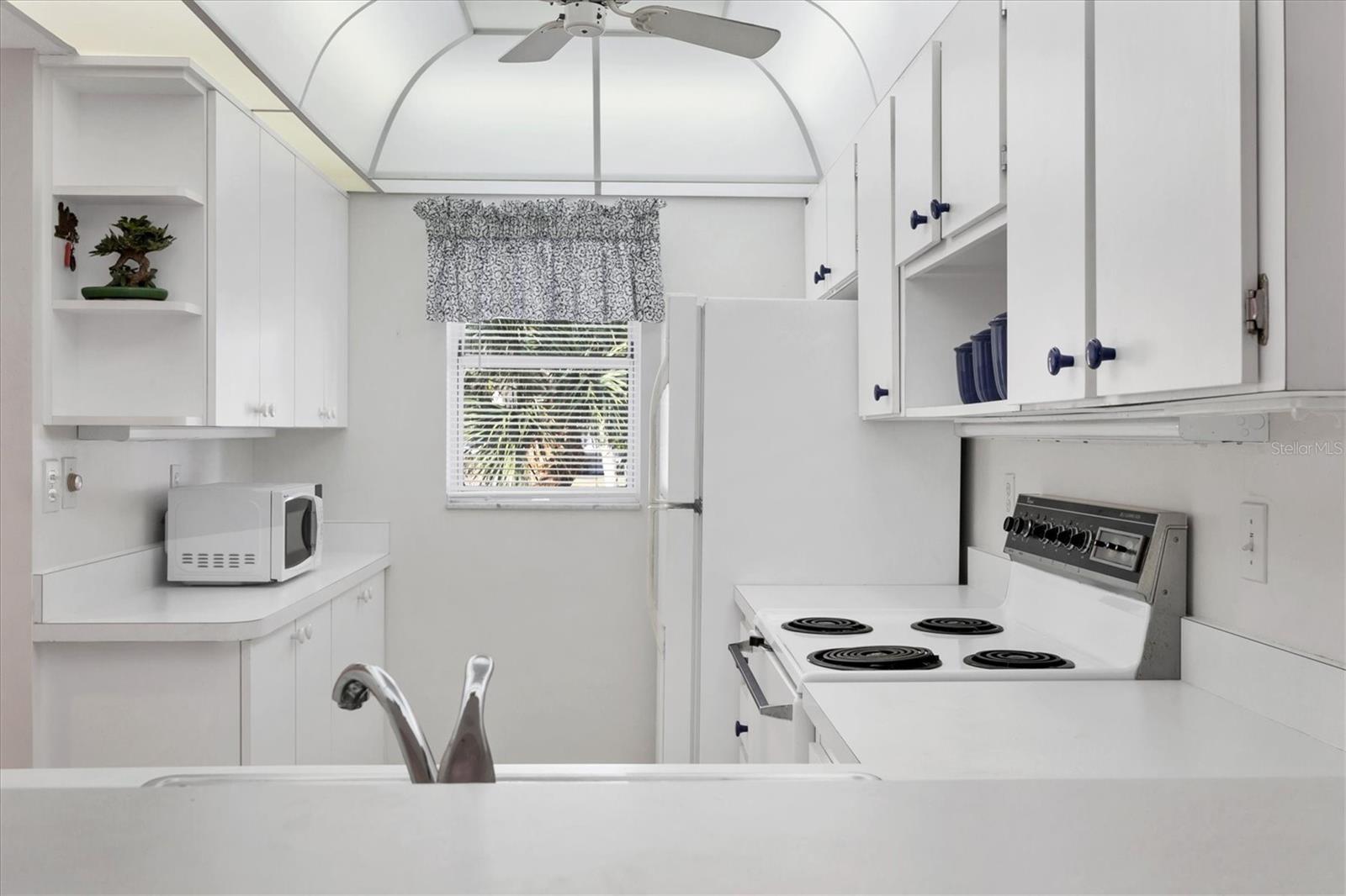 Image 13 of 51 For 454 Cerromar Road 275