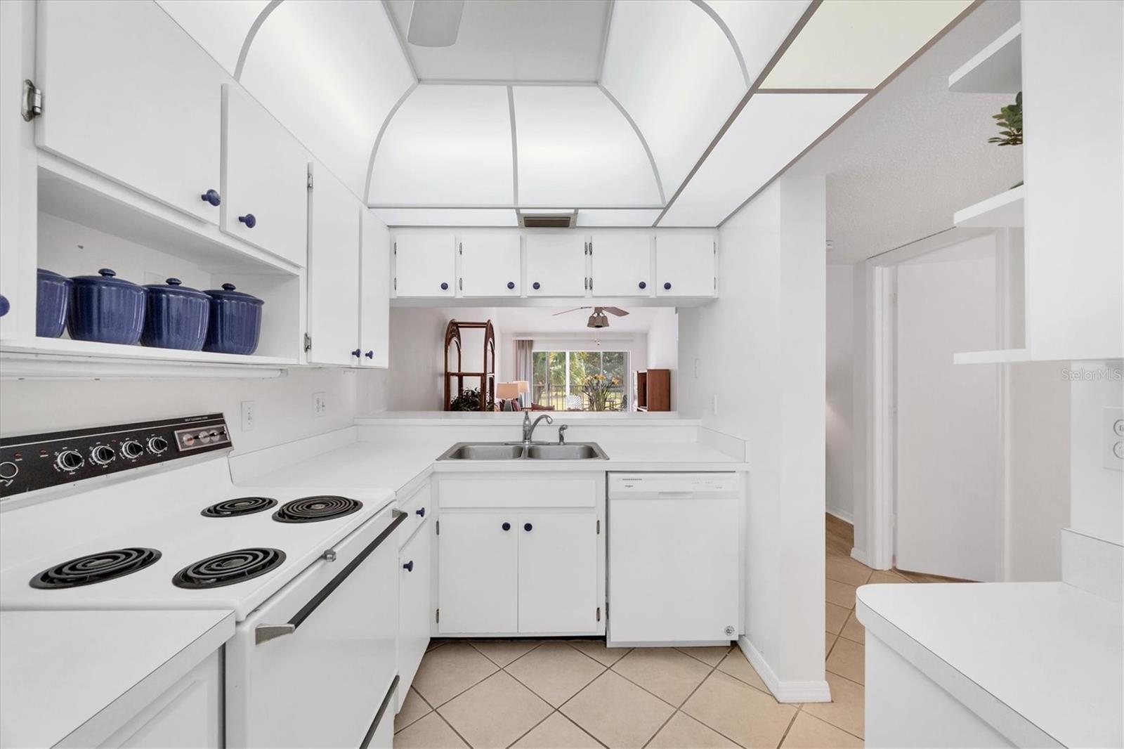 Image 15 of 51 For 454 Cerromar Road 275