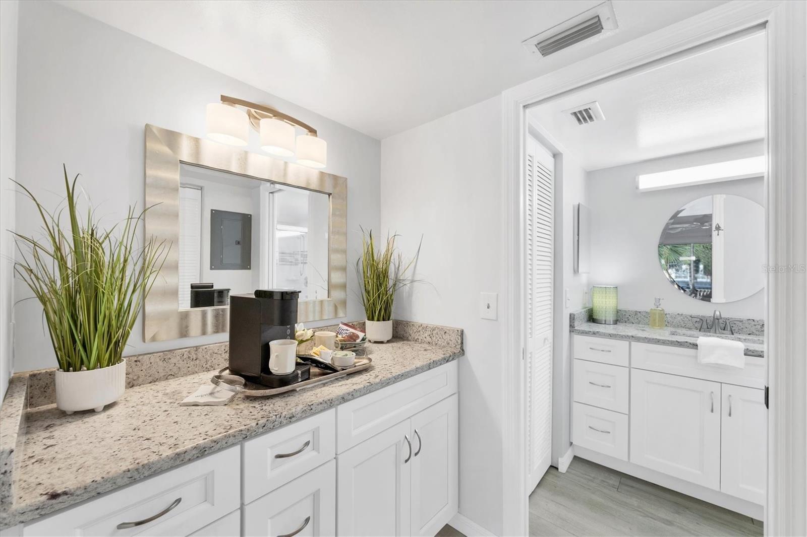 Image 18 of 51 For 454 Cerromar Road 275