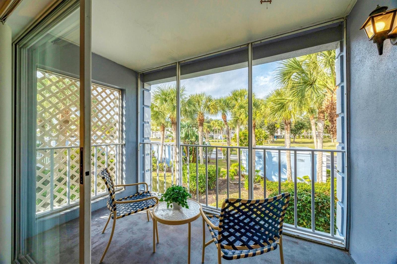 Image 23 of 51 For 454 Cerromar Road 275