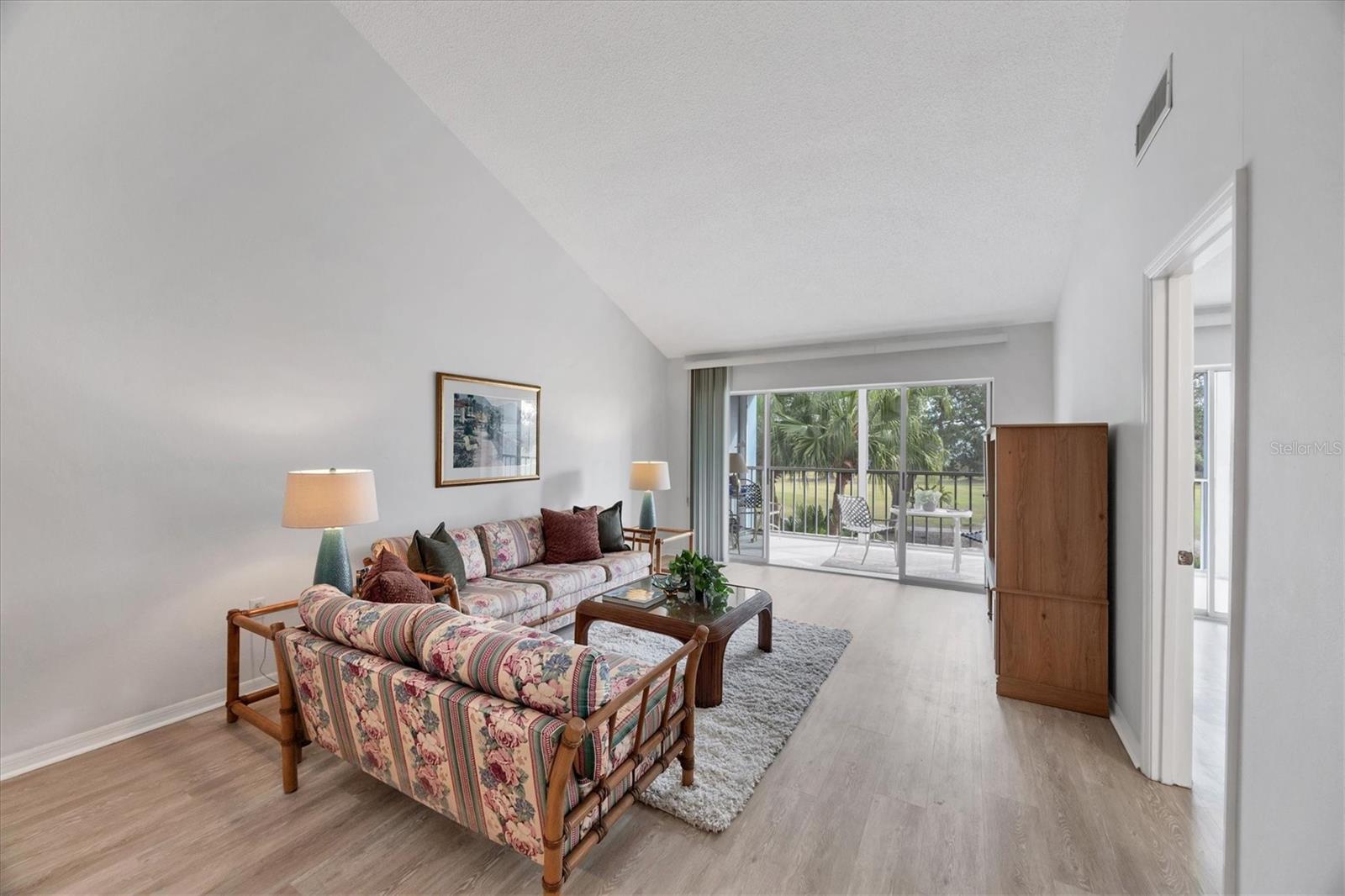 Image 6 of 51 For 454 Cerromar Road 275