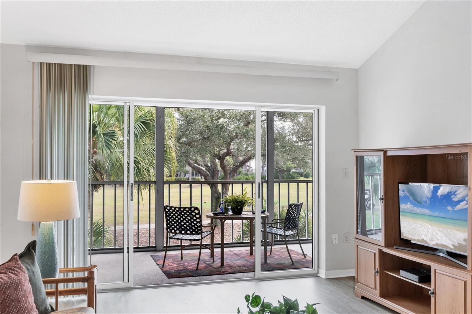 Image 8 of 51 For 454 Cerromar Road 275