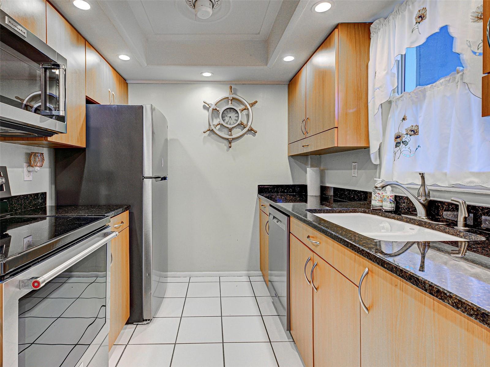 Image 6 of 30 For 244 Saint Augustine Avenue 204