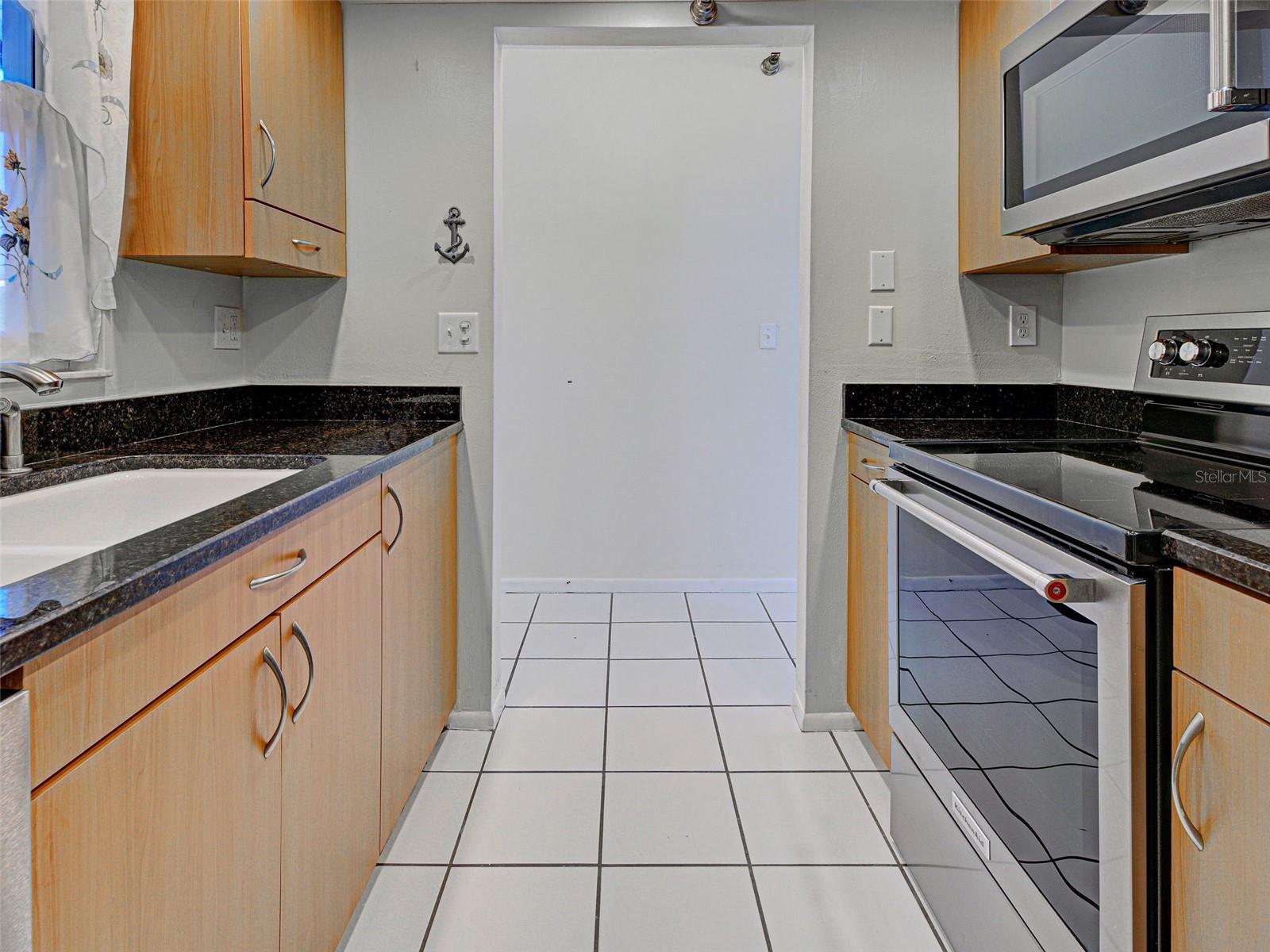 Image 8 of 30 For 244 Saint Augustine Avenue 204