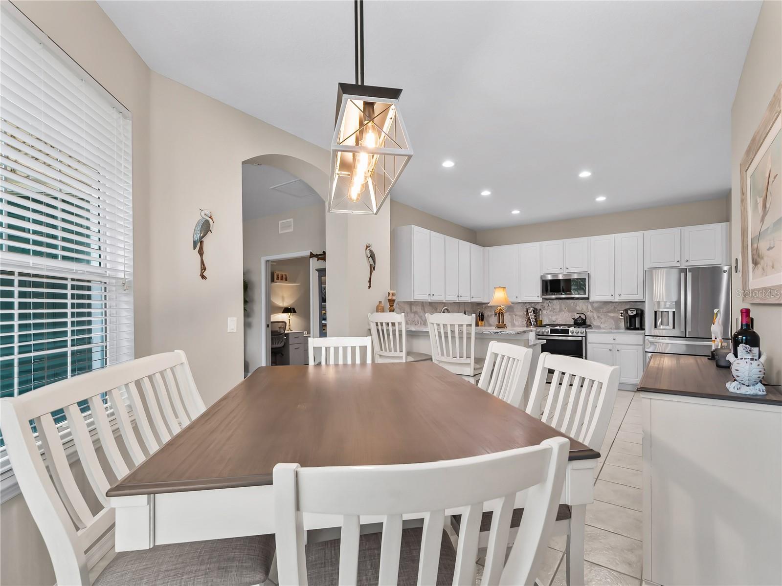 Image 13 of 36 For 4827 Whispering Oaks Drive