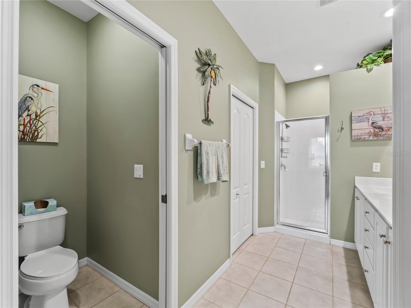 Image 24 of 36 For 4827 Whispering Oaks Drive