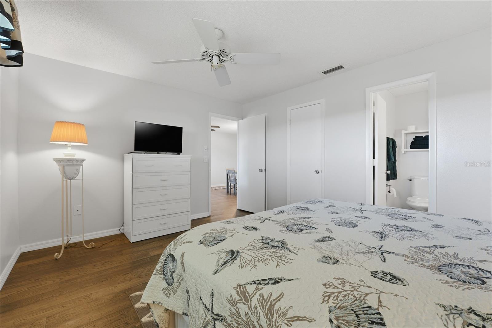 Image 11 of 100 For 461 Airport Avenue E 106