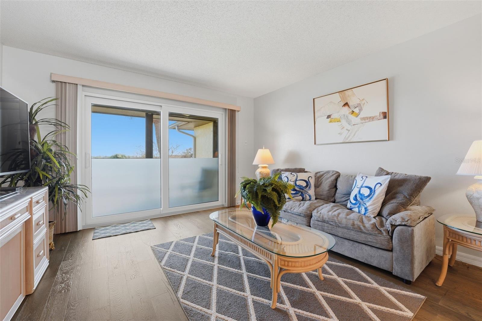 Image 4 of 100 For 461 Airport Avenue E 106