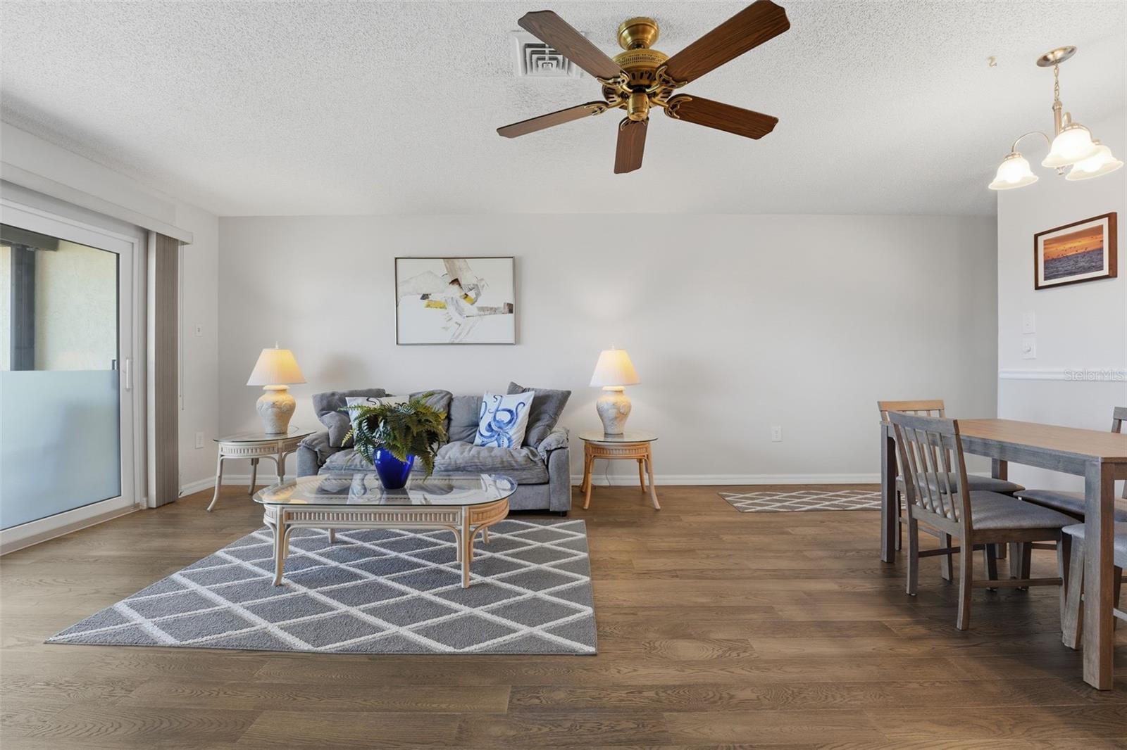 Image 5 of 100 For 461 Airport Avenue E 106