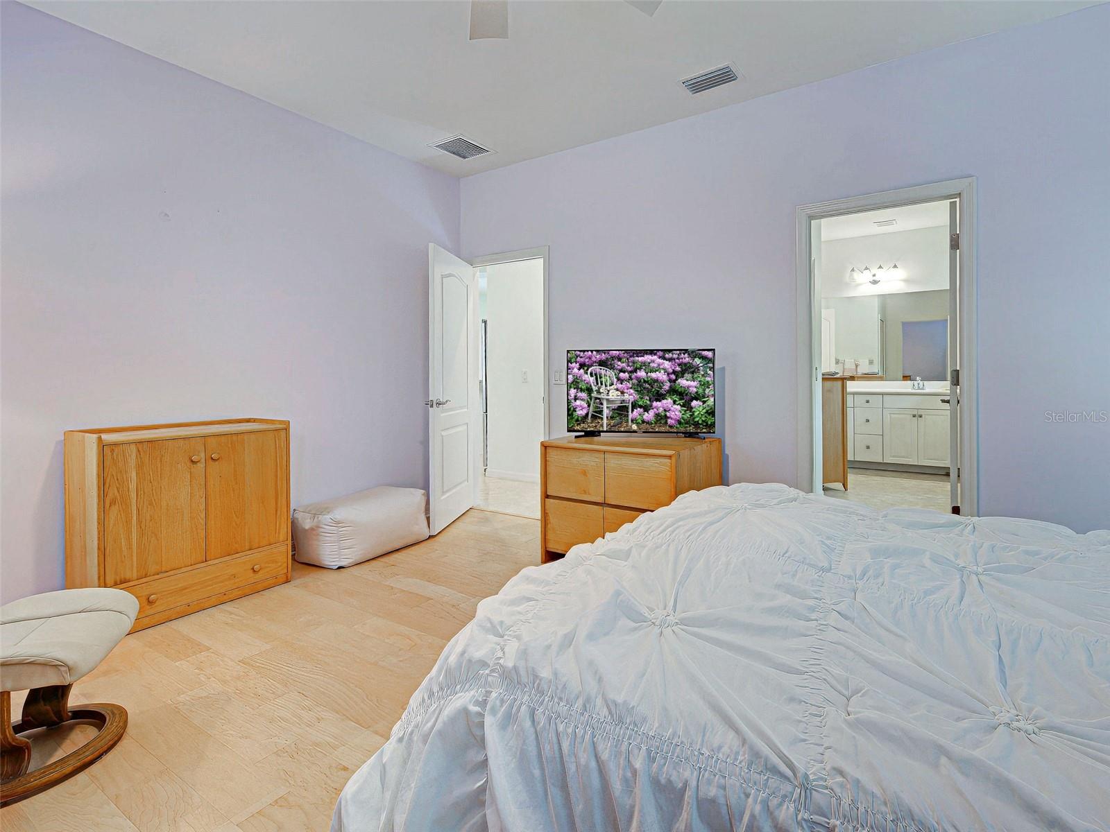 Image 19 of 44 For 12580 Sagewood Drive