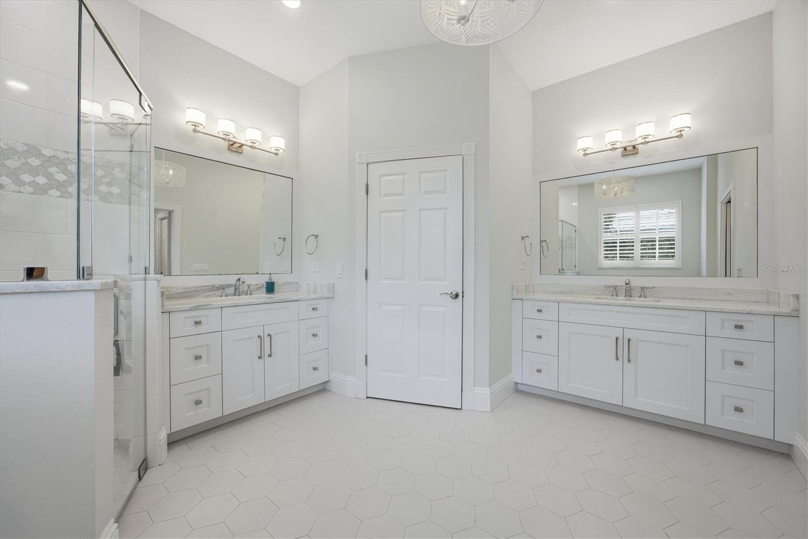 Image 21 of 70 For 403 Trenwick Lane