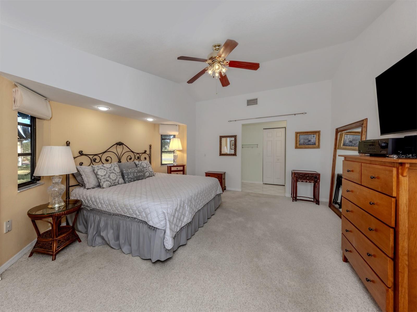 Image 13 of 45 For 17127 Cape Horn Boulevard