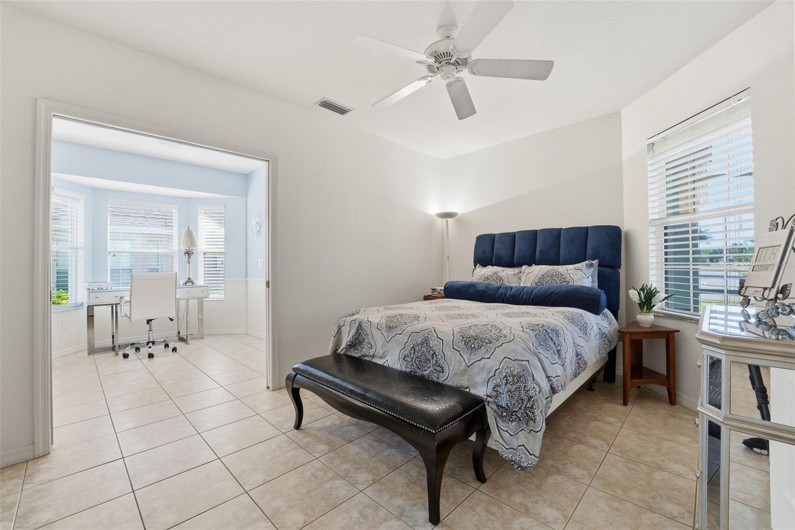 Image 18 of 23 For 213 Venice Palms Boulevard