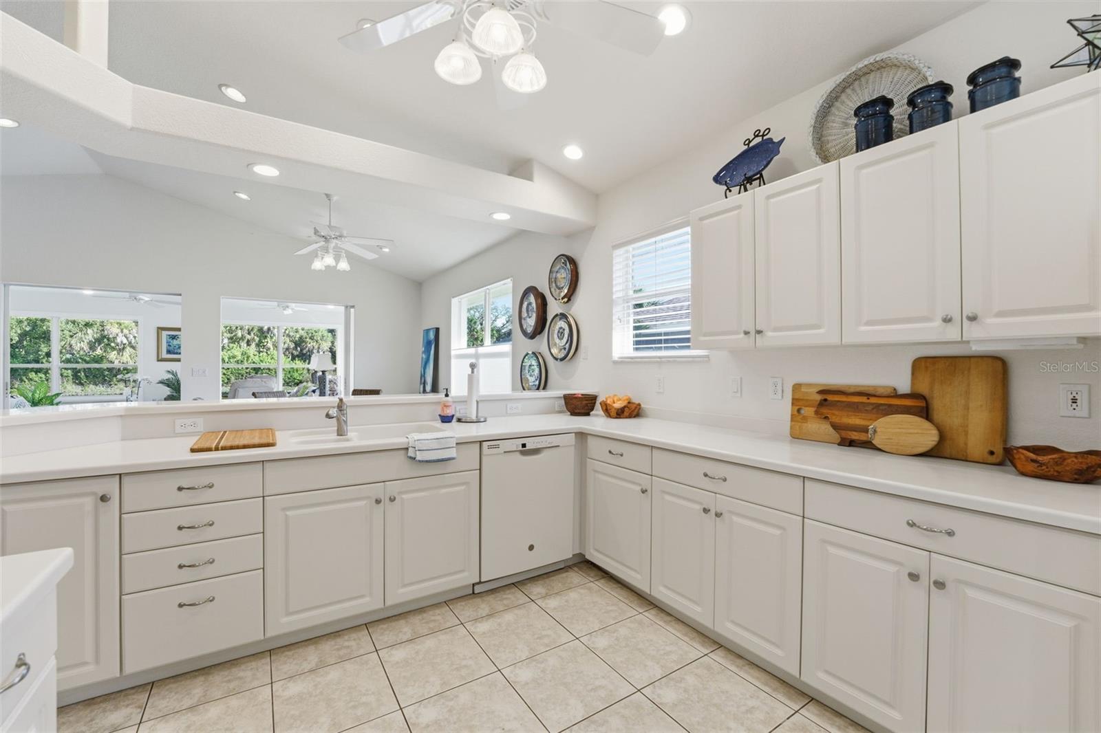 Image 5 of 23 For 213 Venice Palms Boulevard