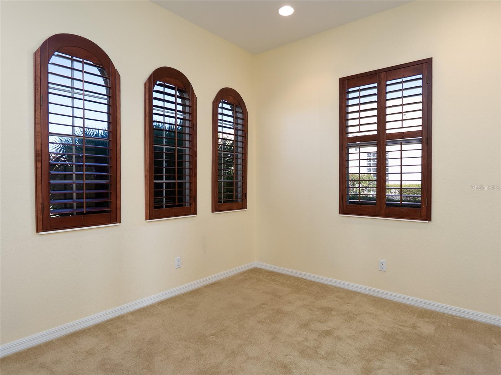 Image 32 of 51 For 337 Cipriani Way