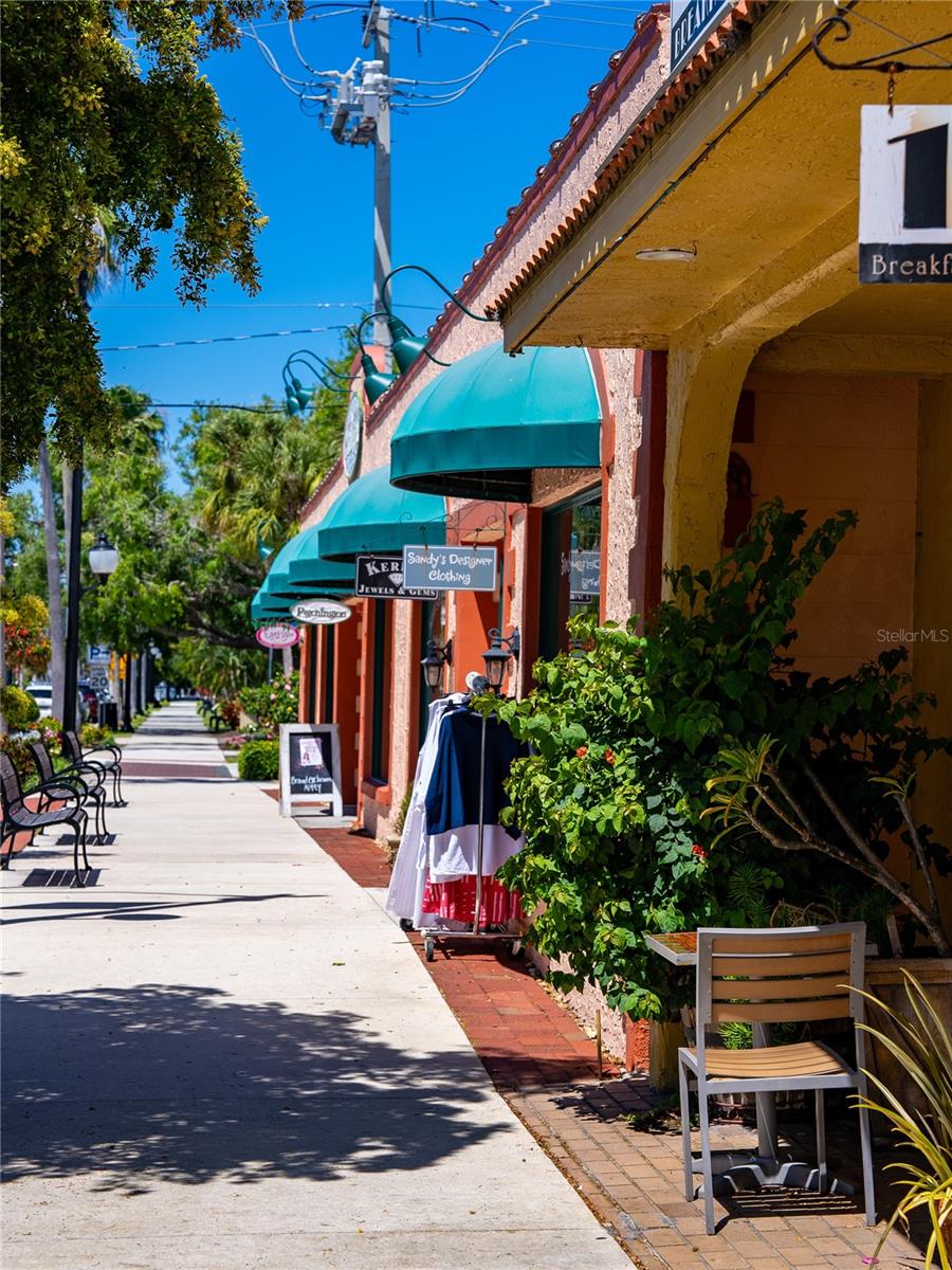 Image 43 of 51 For 337 Cipriani Way