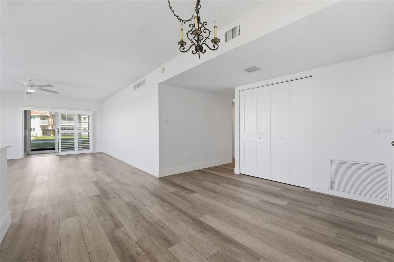 Image 12 of 75 For 1150 Tarpon Center Drive 1-a