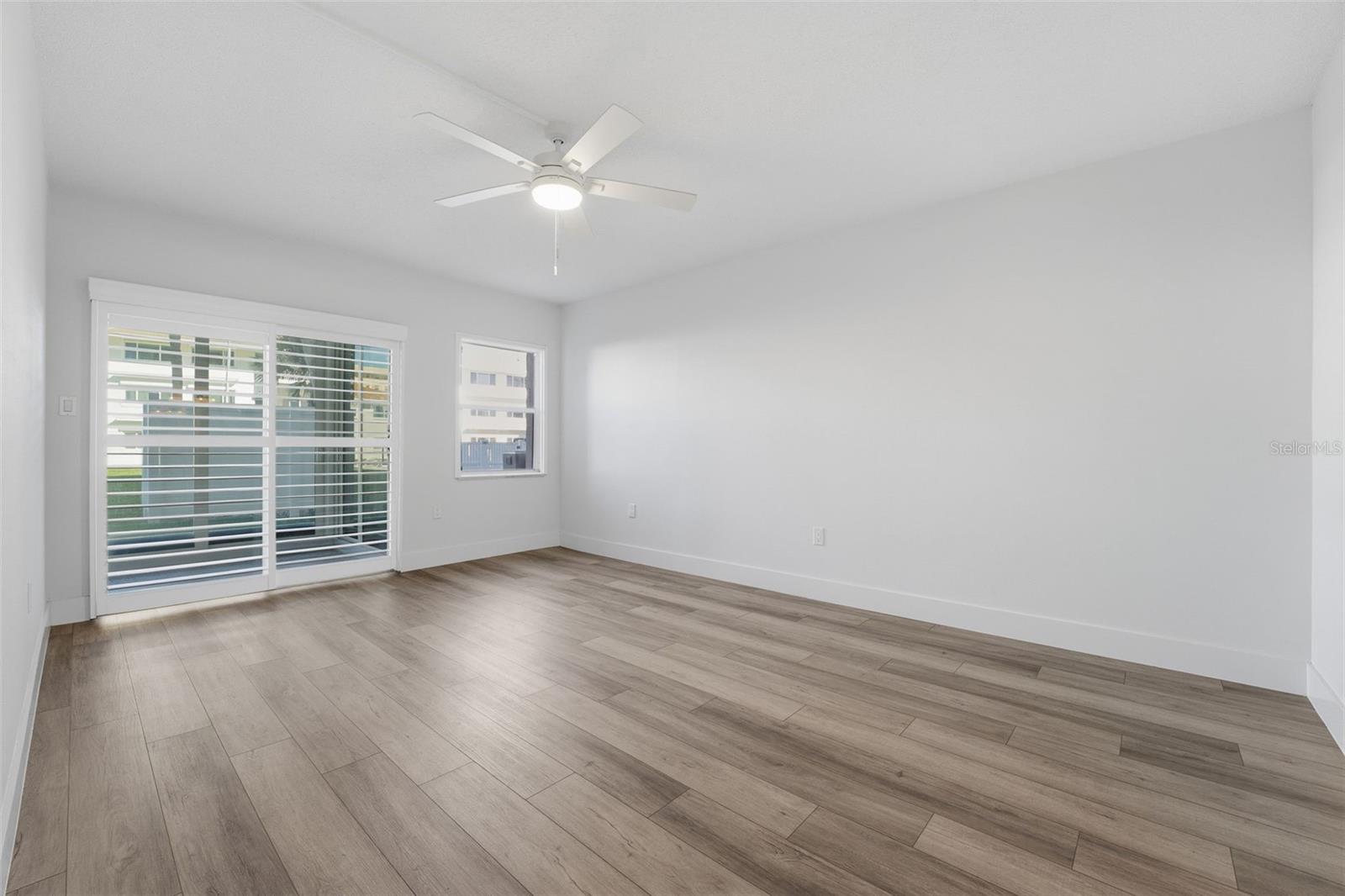 Image 16 of 75 For 1150 Tarpon Center Drive 1-a