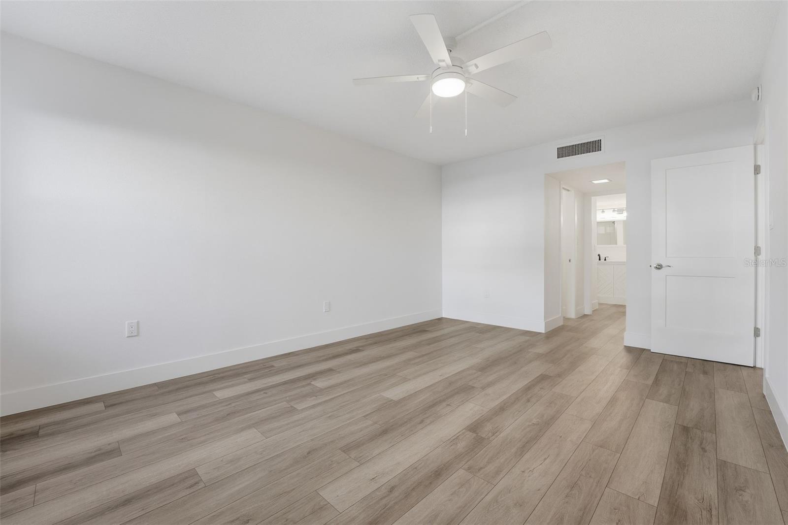 Image 18 of 75 For 1150 Tarpon Center Drive 1-a