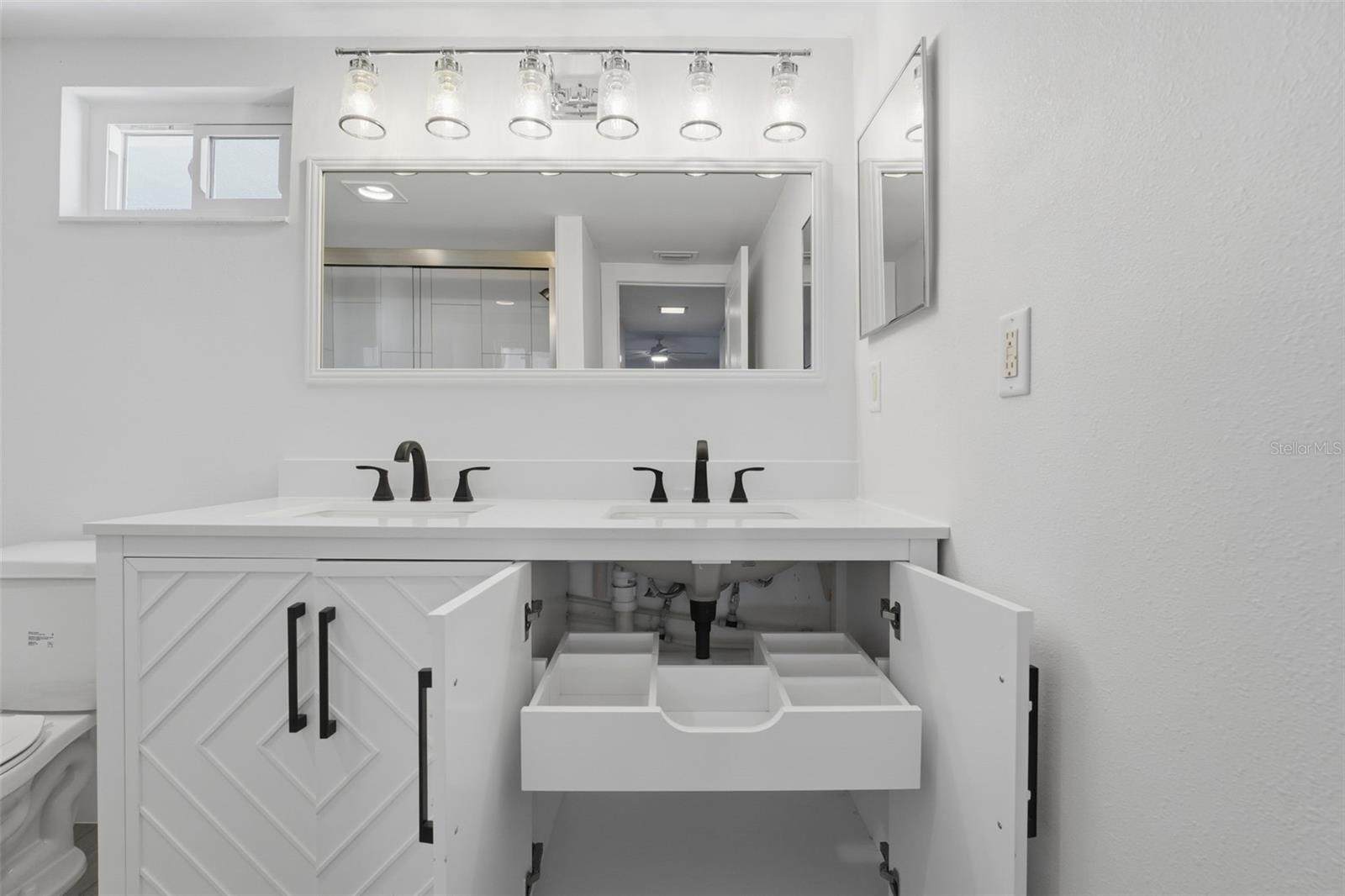 Image 22 of 75 For 1150 Tarpon Center Drive 1-a