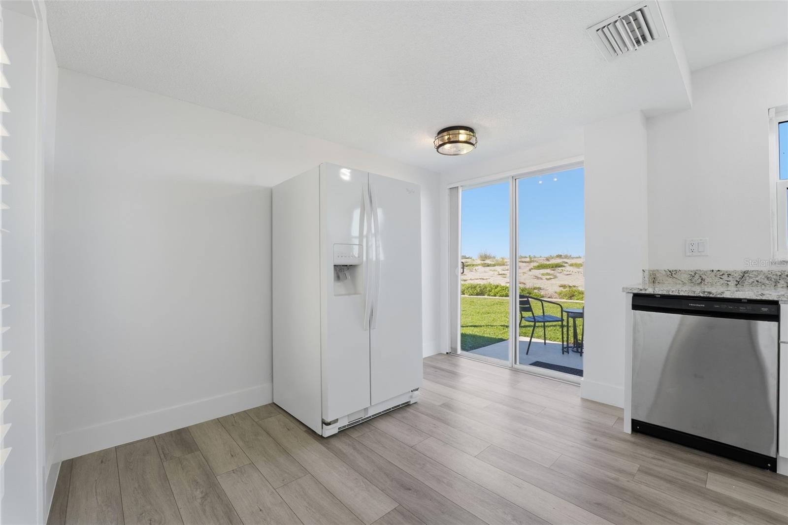 Image 5 of 75 For 1150 Tarpon Center Drive 1-a