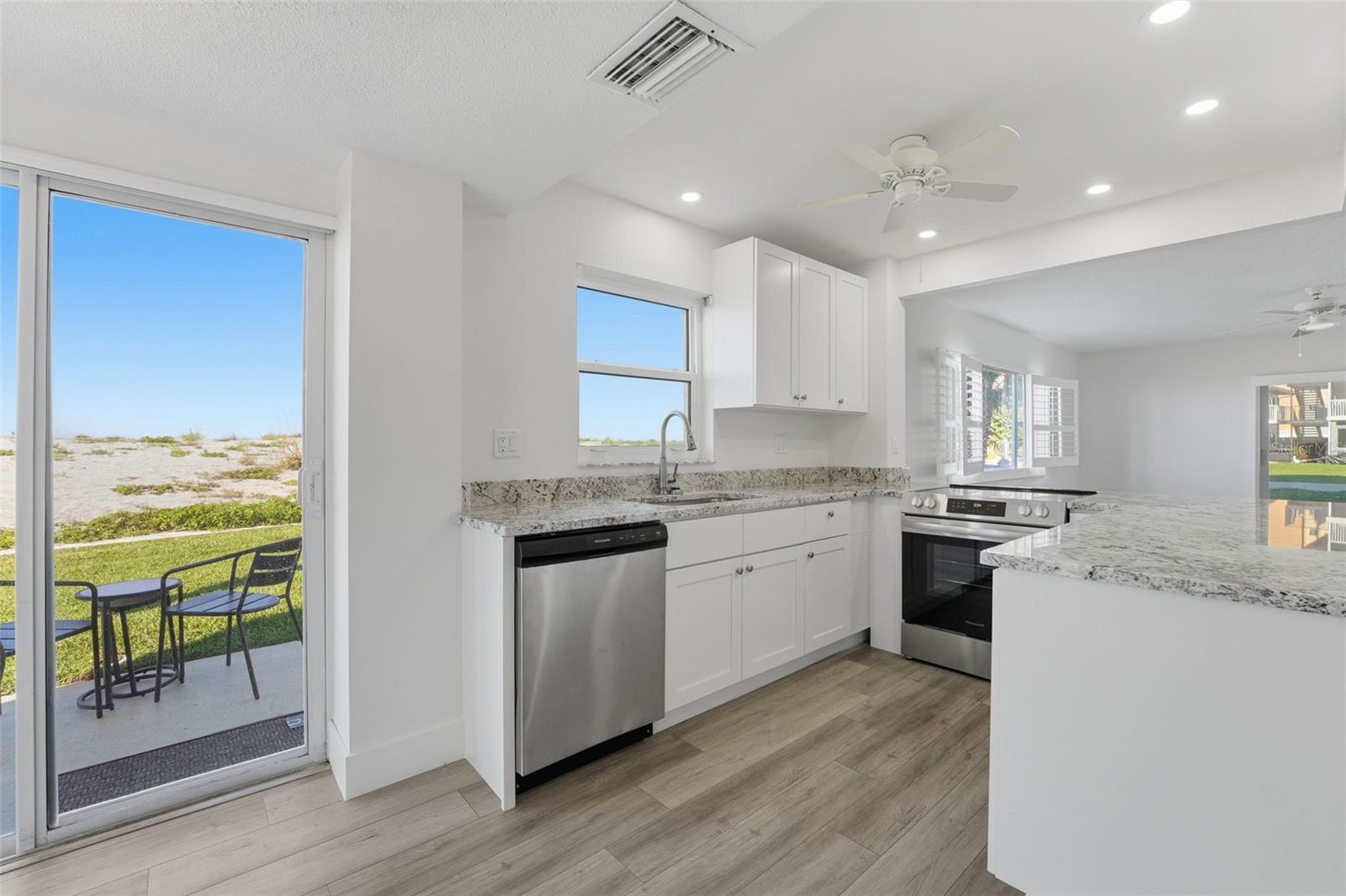 Image 7 of 75 For 1150 Tarpon Center Drive 1-a