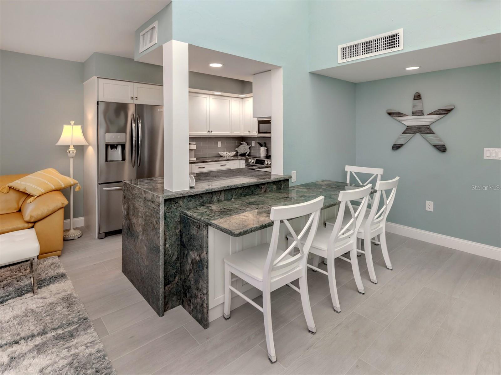 Image 14 of 58 For 1555 Tarpon Center Drive 247