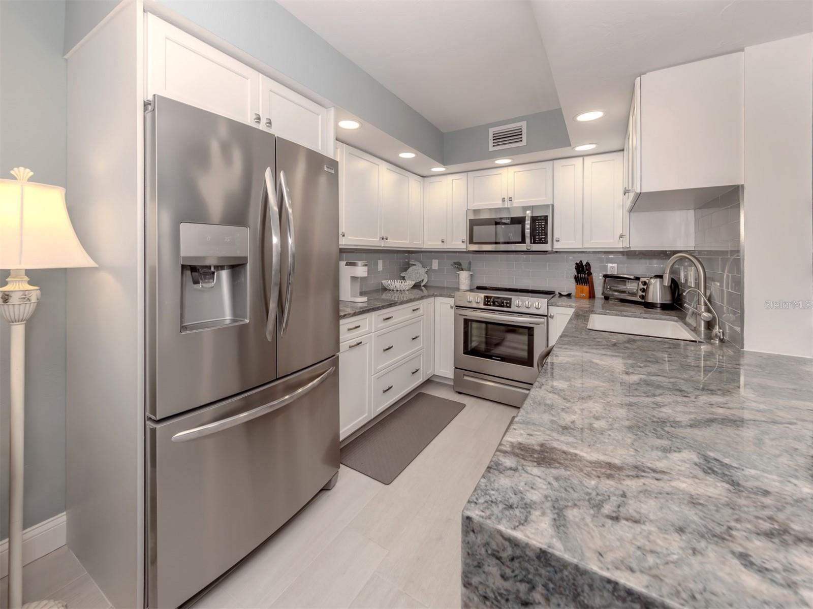 Image 15 of 58 For 1555 Tarpon Center Drive 247