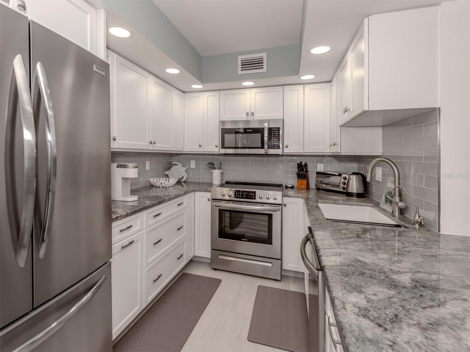 Image 16 of 58 For 1555 Tarpon Center Drive 247