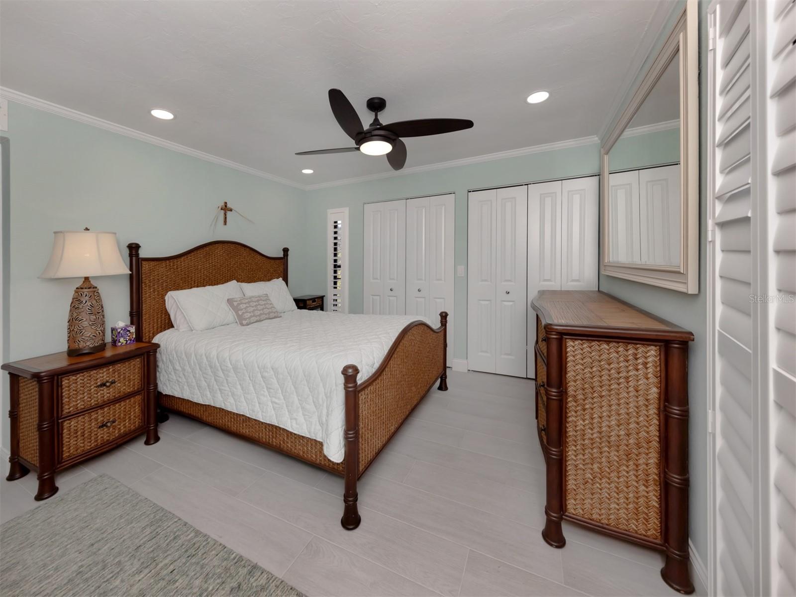 Image 19 of 58 For 1555 Tarpon Center Drive 247