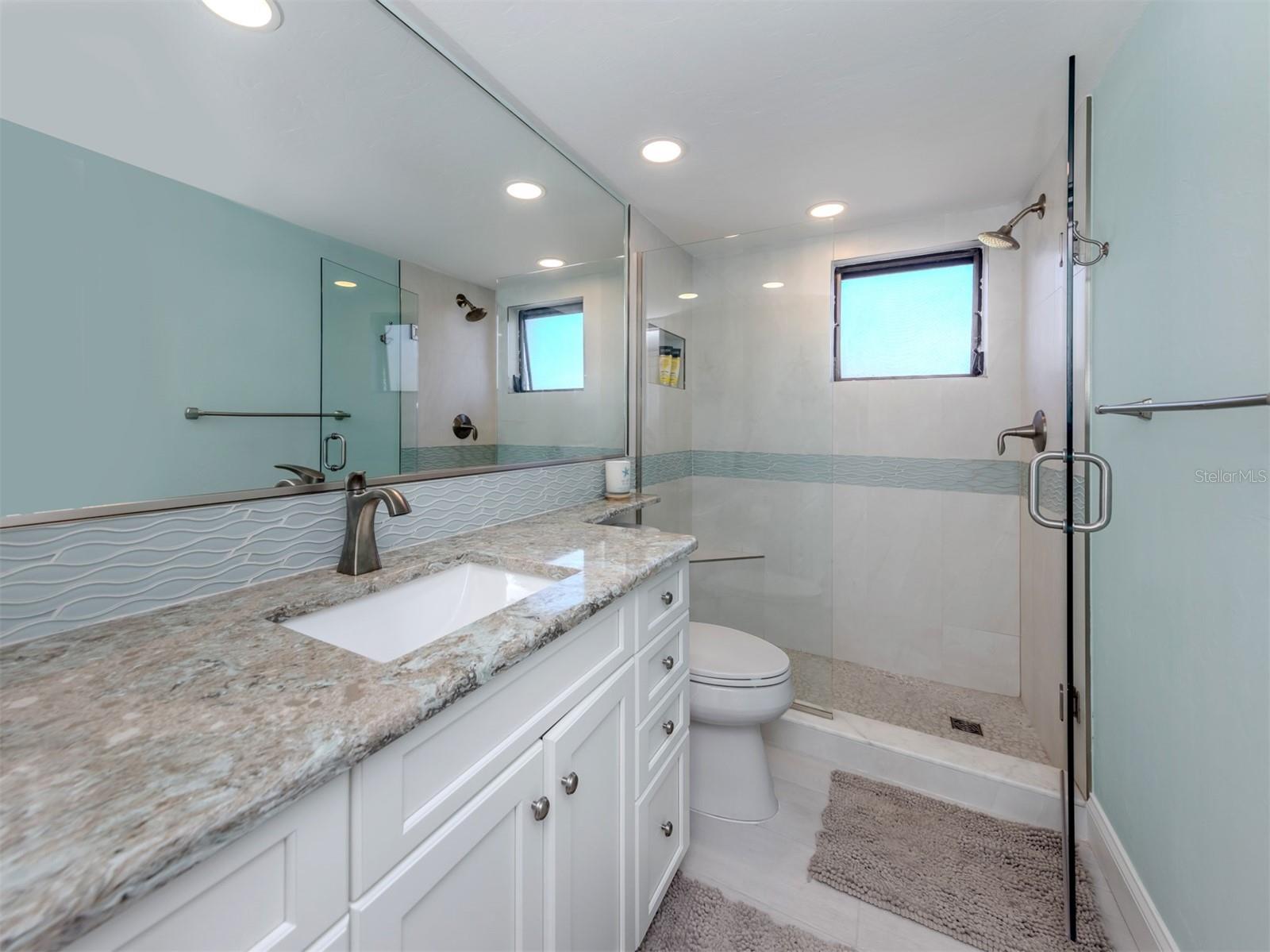 Image 20 of 58 For 1555 Tarpon Center Drive 247