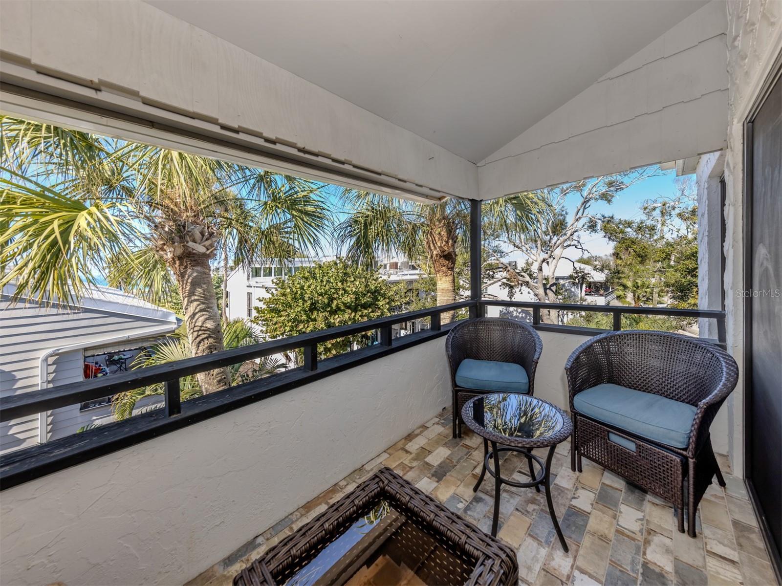 Image 25 of 58 For 1555 Tarpon Center Drive 247