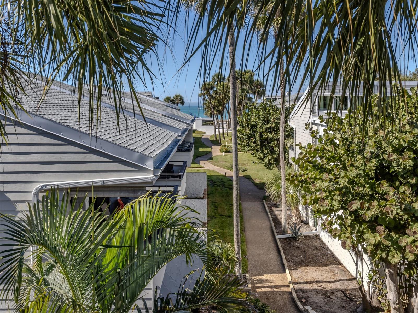 Image 35 of 58 For 1555 Tarpon Center Drive 247