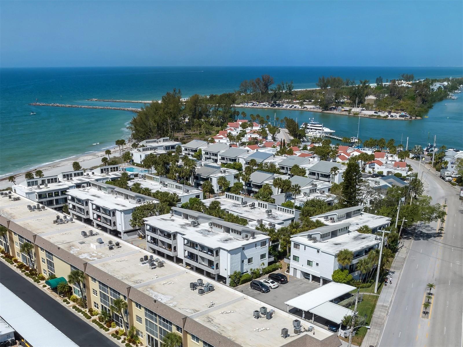 Image 39 of 58 For 1555 Tarpon Center Drive 247