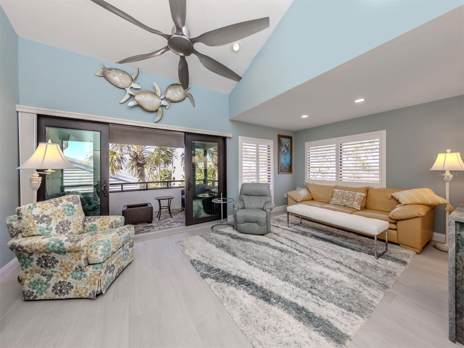 Image 5 of 58 For 1555 Tarpon Center Drive 247