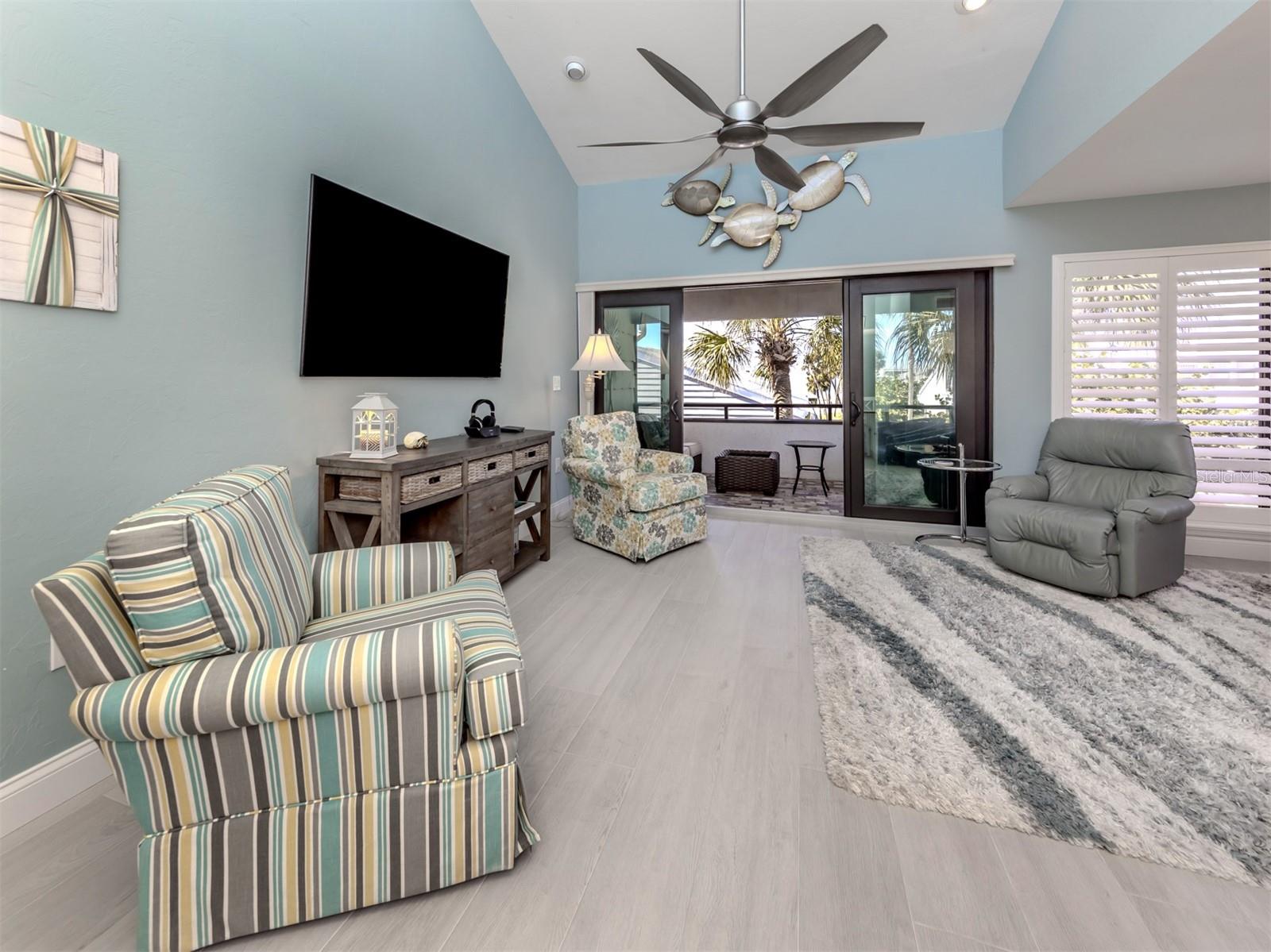 Image 7 of 58 For 1555 Tarpon Center Drive 247
