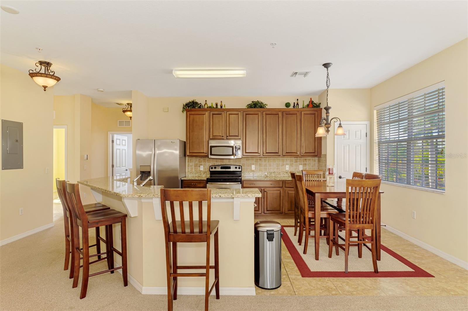 Image 11 of 48 For 5316 Mang Place 1302