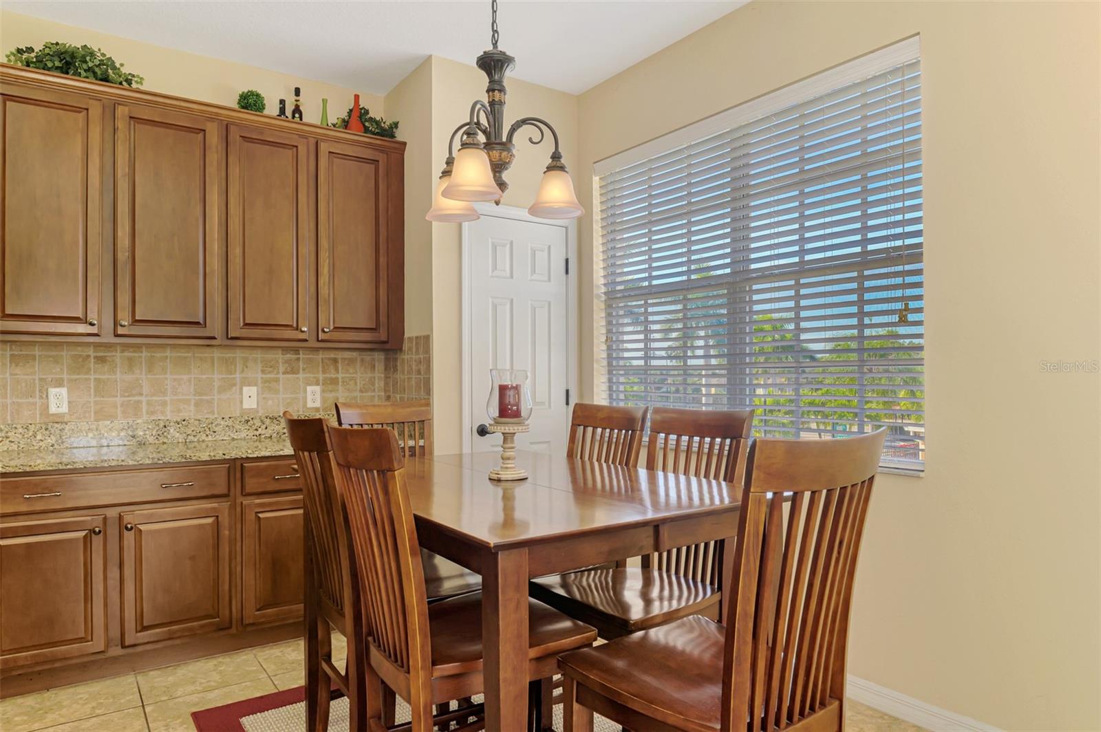 Image 16 of 48 For 5316 Mang Place 1302