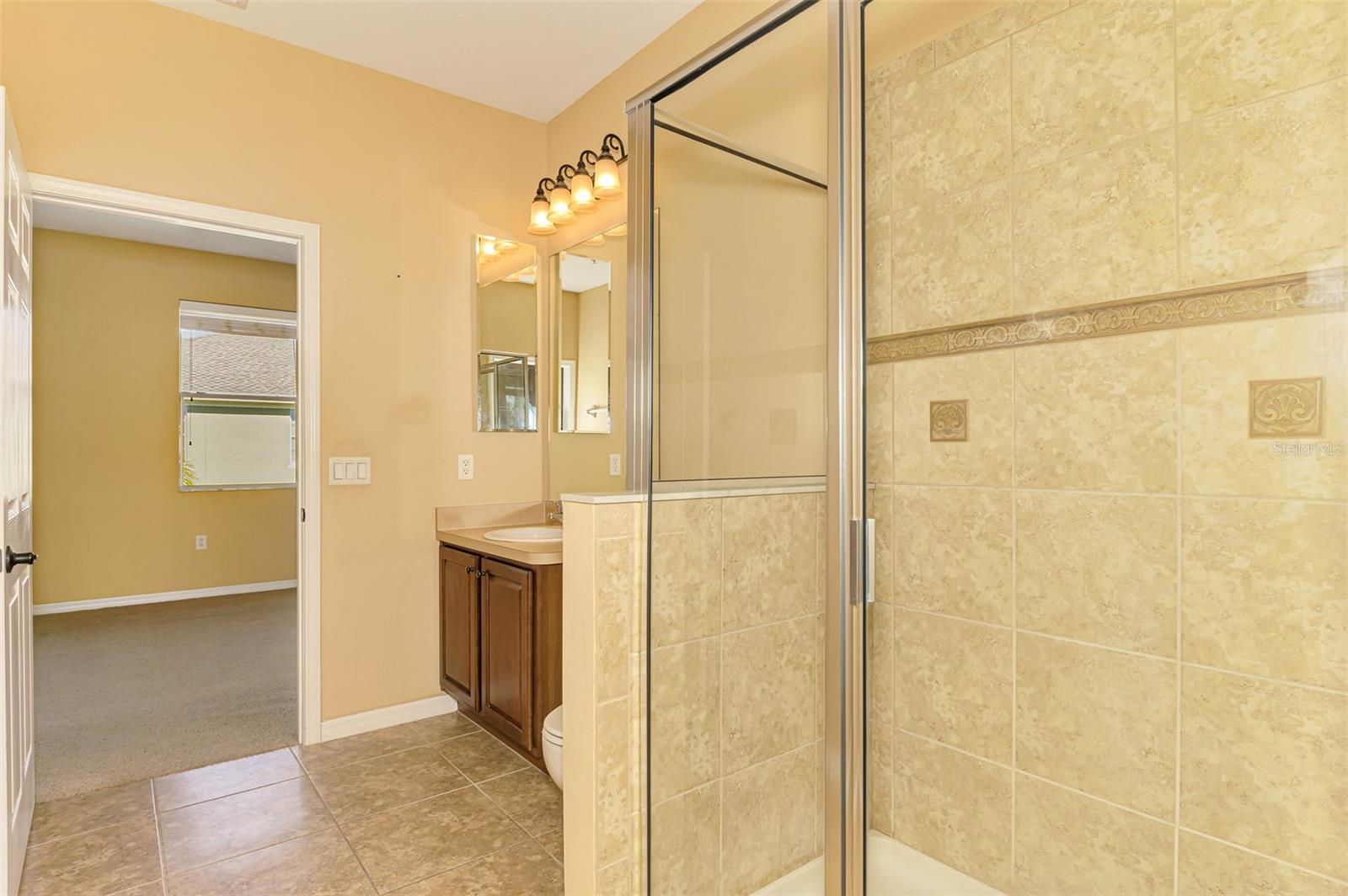 Image 29 of 48 For 5316 Mang Place 1302