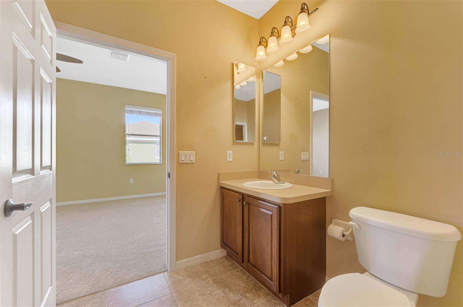 Image 30 of 48 For 5316 Mang Place 1302