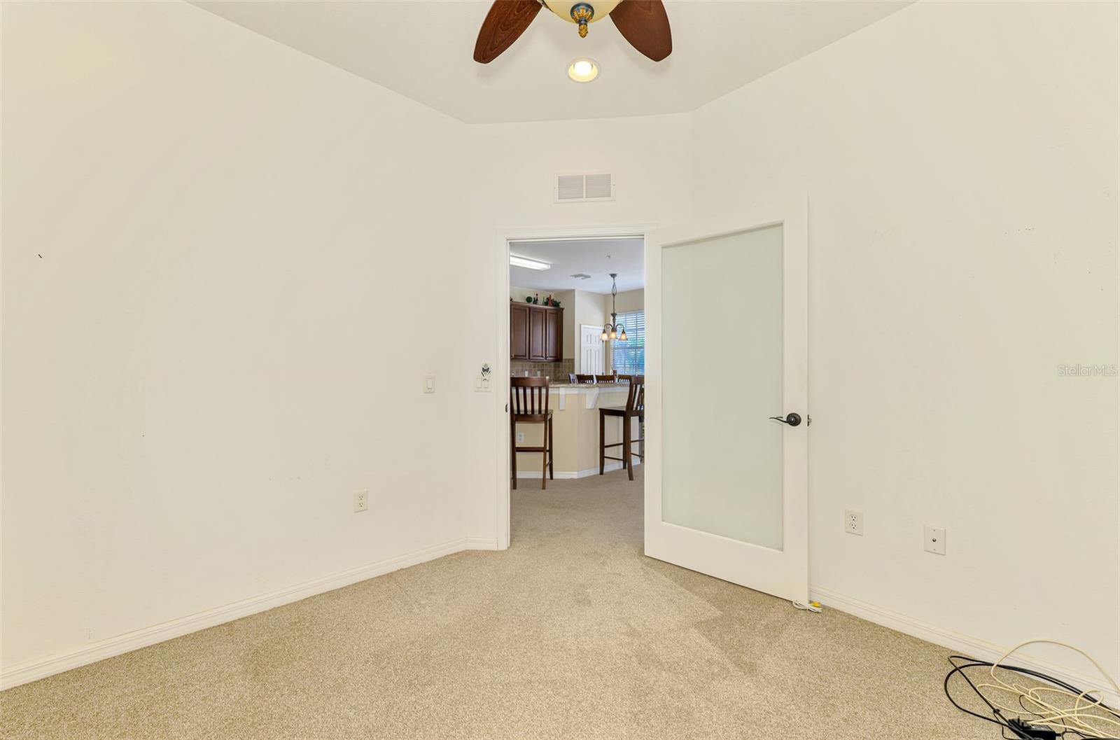 Image 32 of 48 For 5316 Mang Place 1302