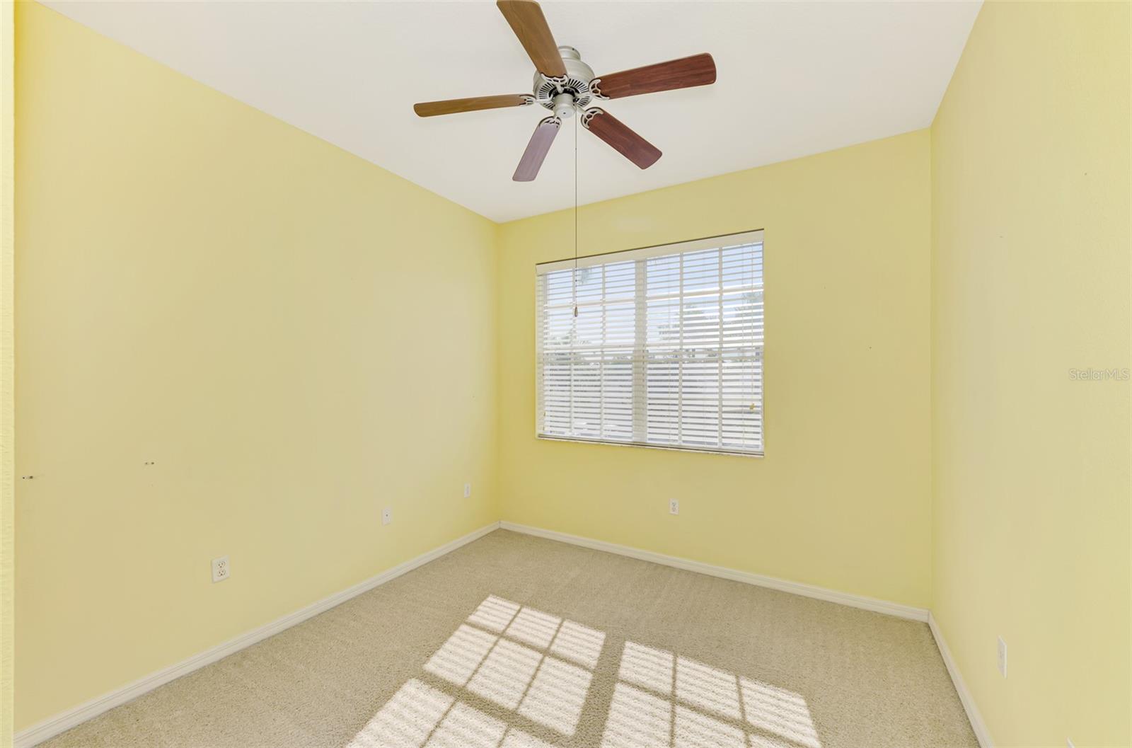 Image 33 of 48 For 5316 Mang Place 1302