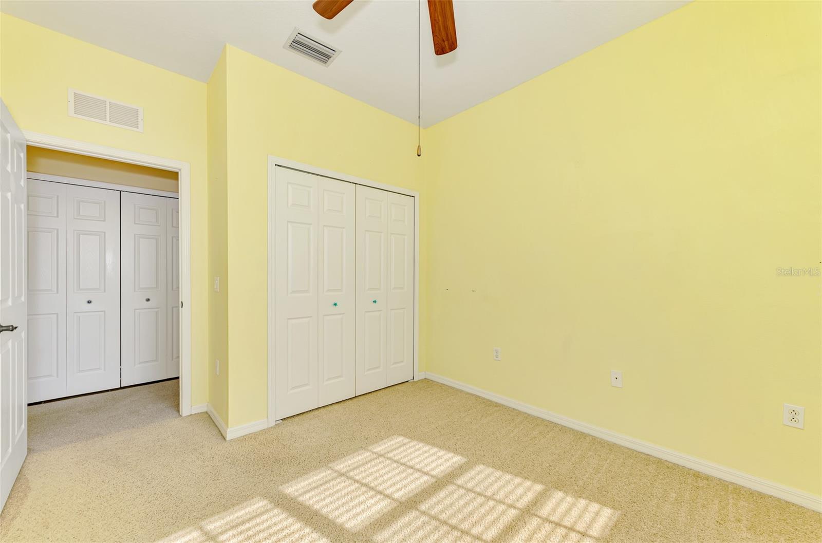 Image 34 of 48 For 5316 Mang Place 1302